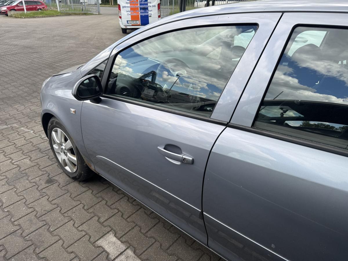 Opel Corsa D original T&uuml;r vorn links Z163 Lichtsilber 5-T&uuml;rer Rohbau Bj.2007