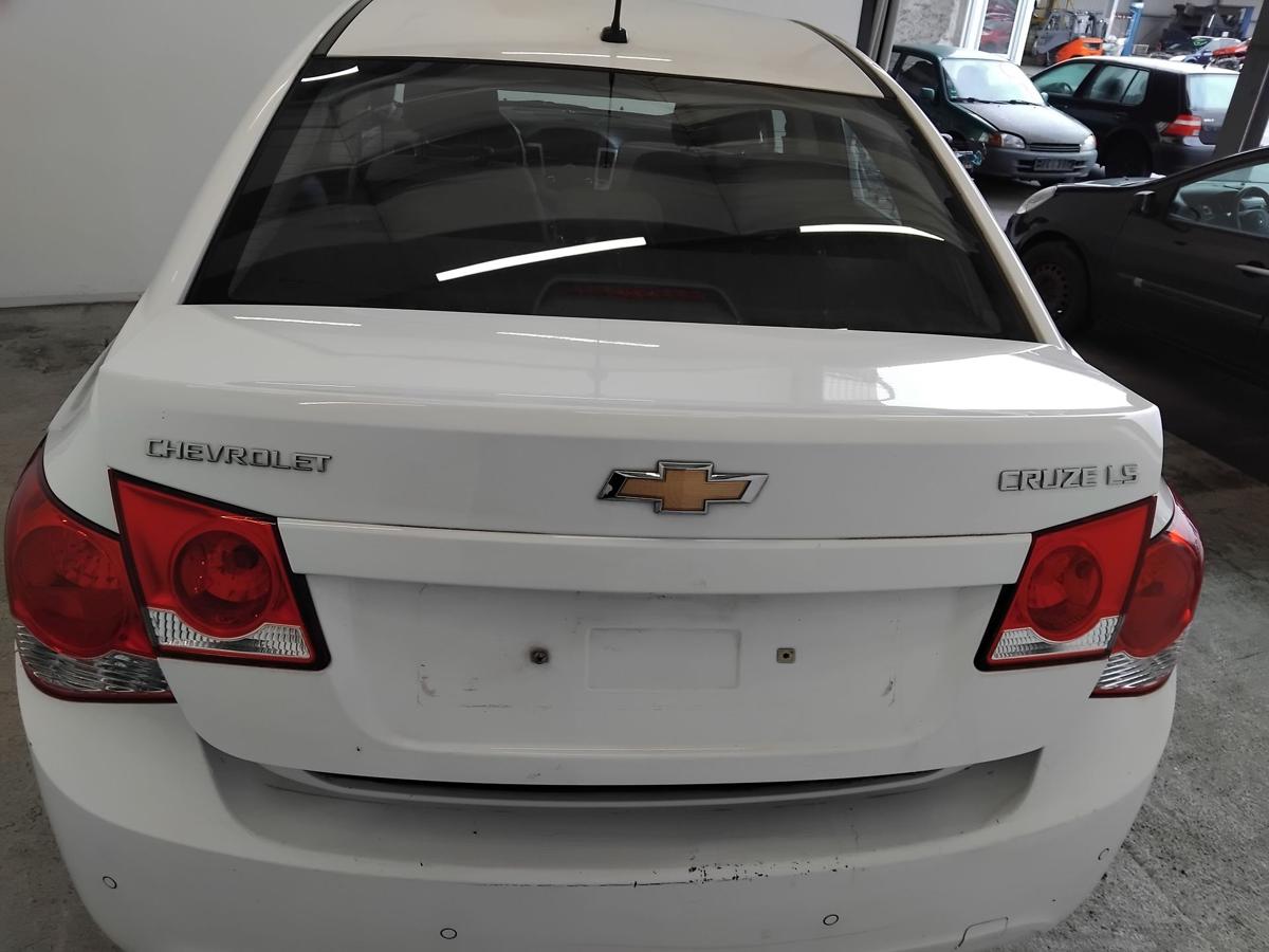 Chevrolet Cruze J300 Heckklappe 4-t&uuml;rig Limousine weiss BJ2011