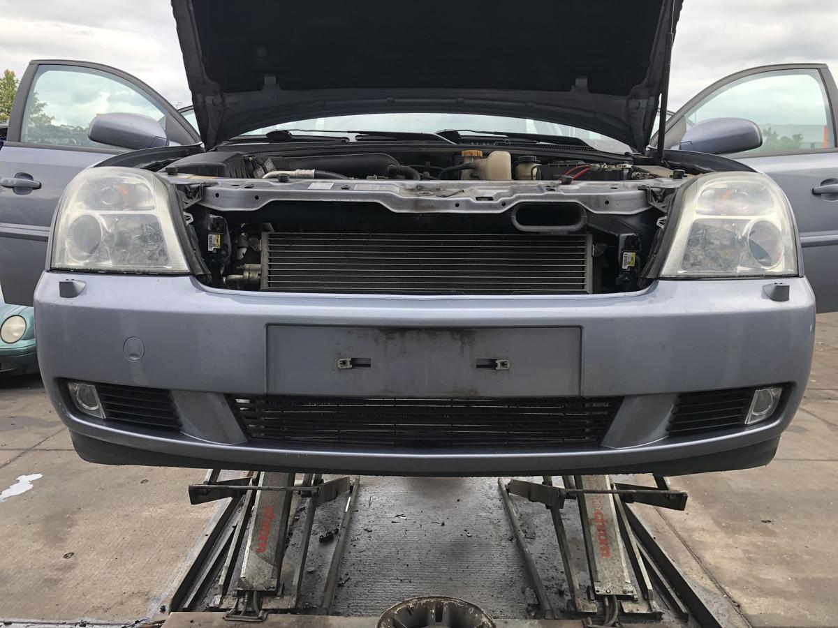 Opel Vectra C original Stoßstange Fänger vorn/Front Z163 Lichtsilber Bj 2004