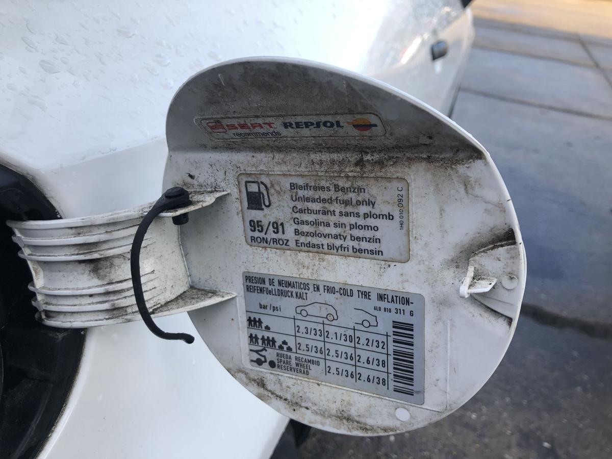 Seat Ibiza 6J Tankklappe Tankdeckel Tankverschluss LB9A Candywei&szlig;