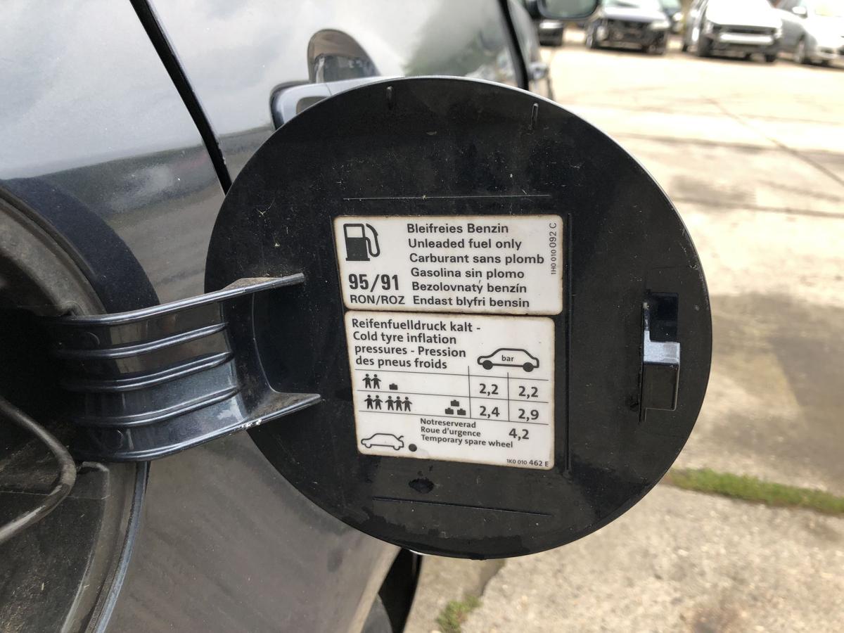 VW Golf Plus 5M Tankklappe Tankdeckel Tankverschluss OEM LC5F Bluegraphit