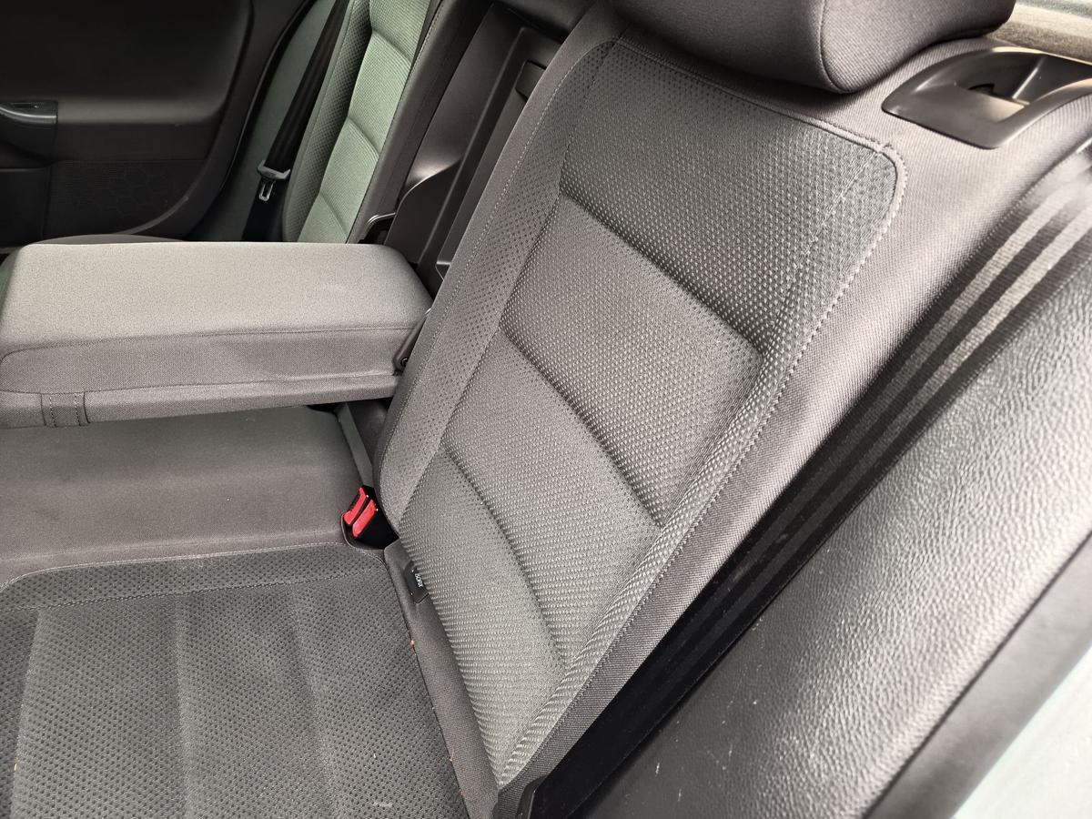VW Golf V original Rücksitzbank Fond hinten Stoff schwarz Bj 2005