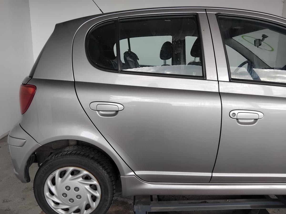 Toyota Yaris P1 T&uuml;r hinten rechts 1D2 Silbergraumetallic Japan BJ2004