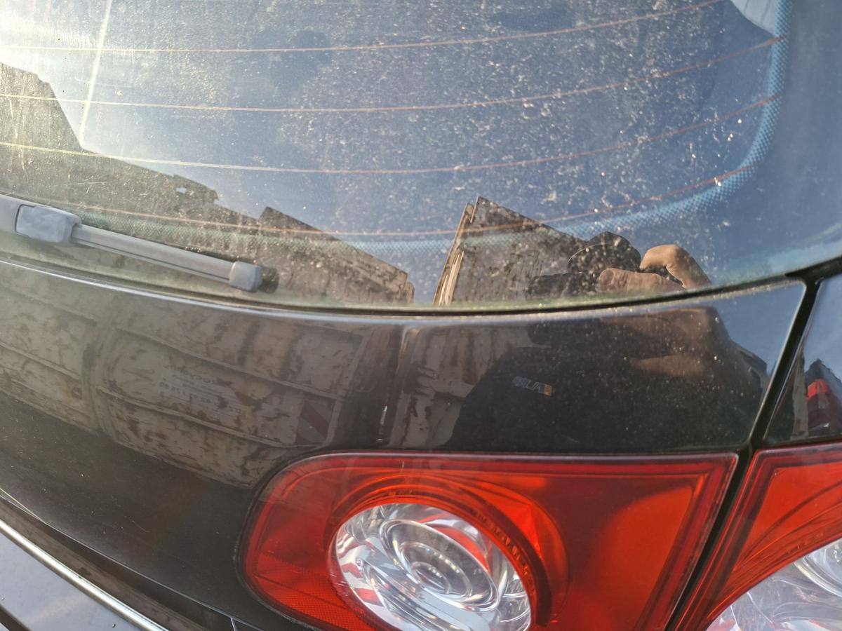 VW Passat 3C Variant original Heckklappe mit Scheibe 041 brillantschwarz ROST