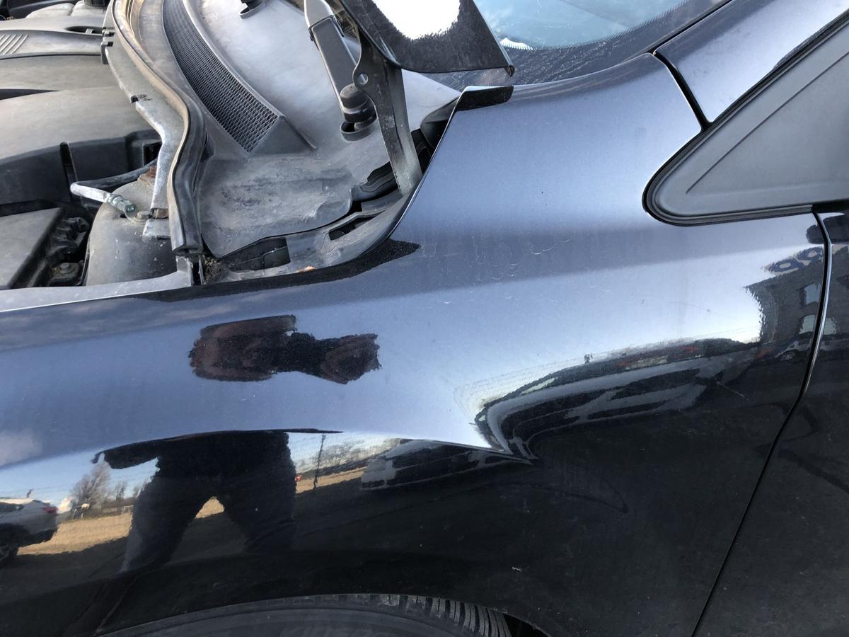 Ford Focus DA3 ab07 Kotfl&uuml;gel vorn links Fahrerseite flache Delle Pantherschwarz