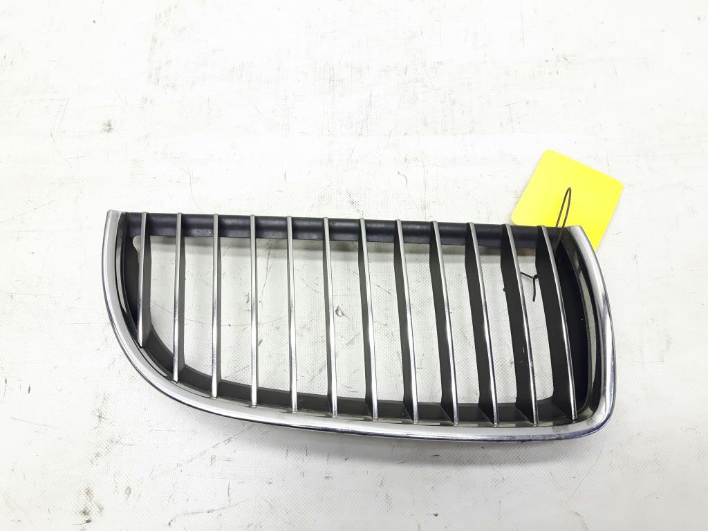 BMW 3er E90 E91 51137120010 Grill Ziergitter Stossfänger vorn rechts BJ2005