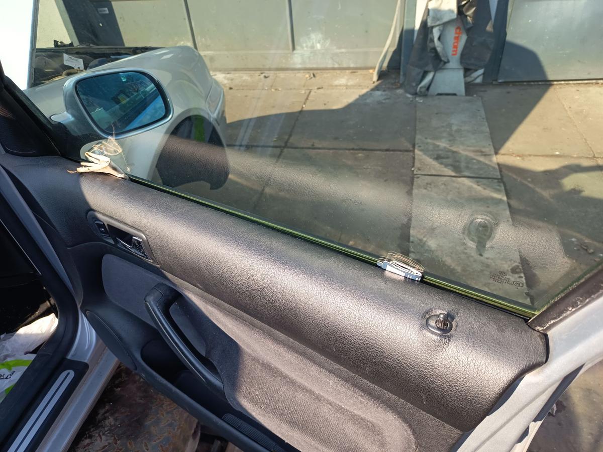 VW Bora 1J original T&uuml;r vorn rechts Beifahrer A7W Reflexsilber Bj 2001