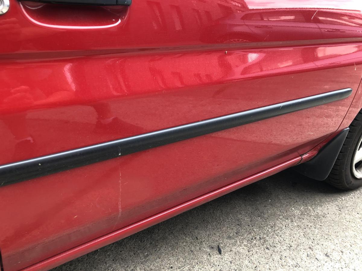 Mazda Demio DW T&uuml;r vorn rechts Beifahrert&uuml;r im Rohbau rot Autot&uuml;r