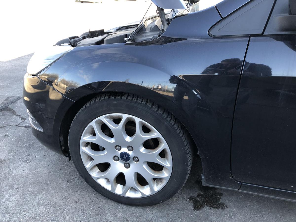 Ford Focus DA3 ab07 Kotfl&uuml;gel vorn links Fahrerseite flache Delle Pantherschwarz