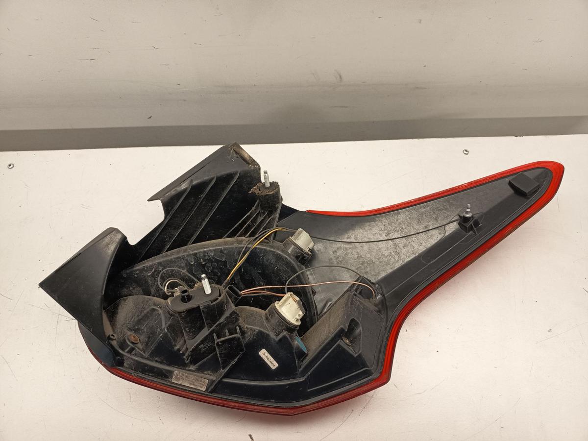 Ford Focus III Limo original Rückleuchte links LED Facelift Baujahr 2015