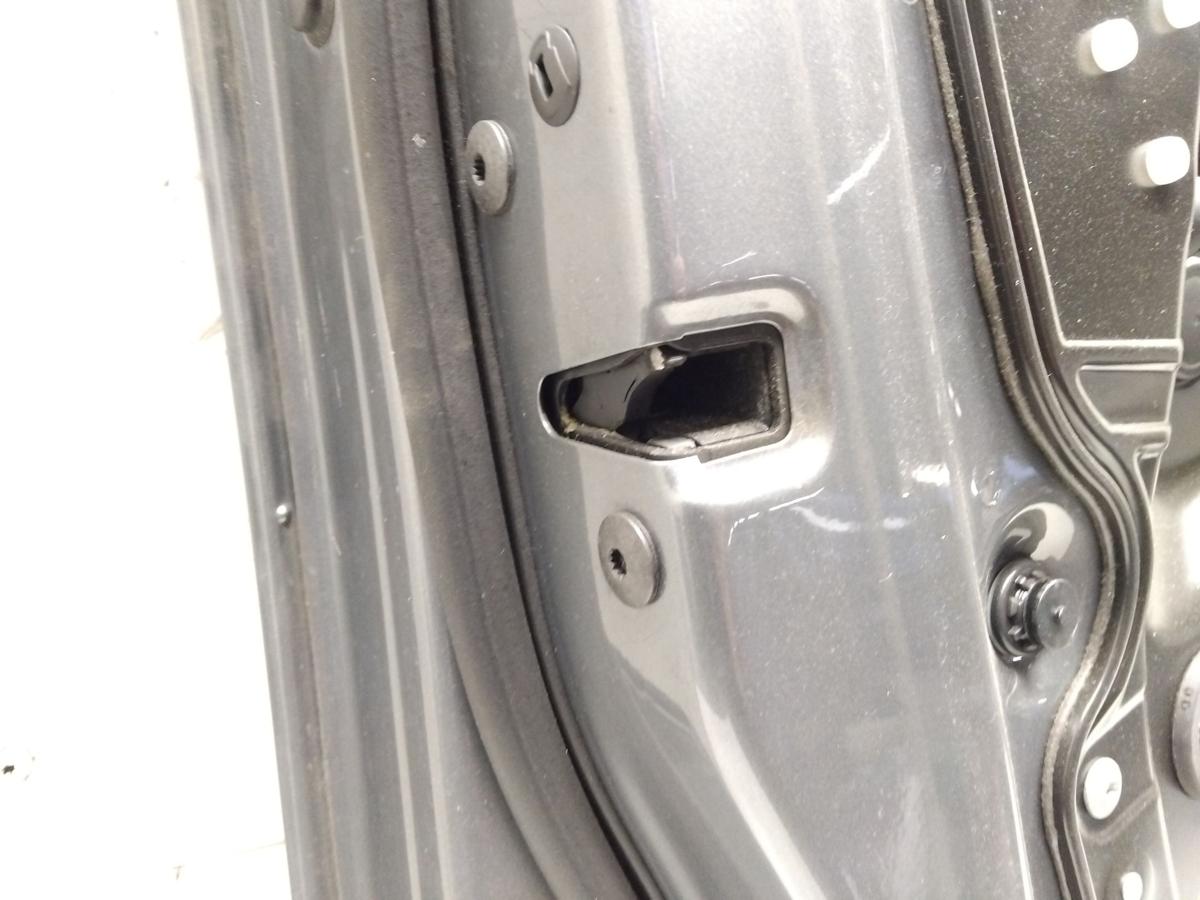 VW Passat 3C original T&uuml;r vorn links LA7T United Grey Metallic BJ2007