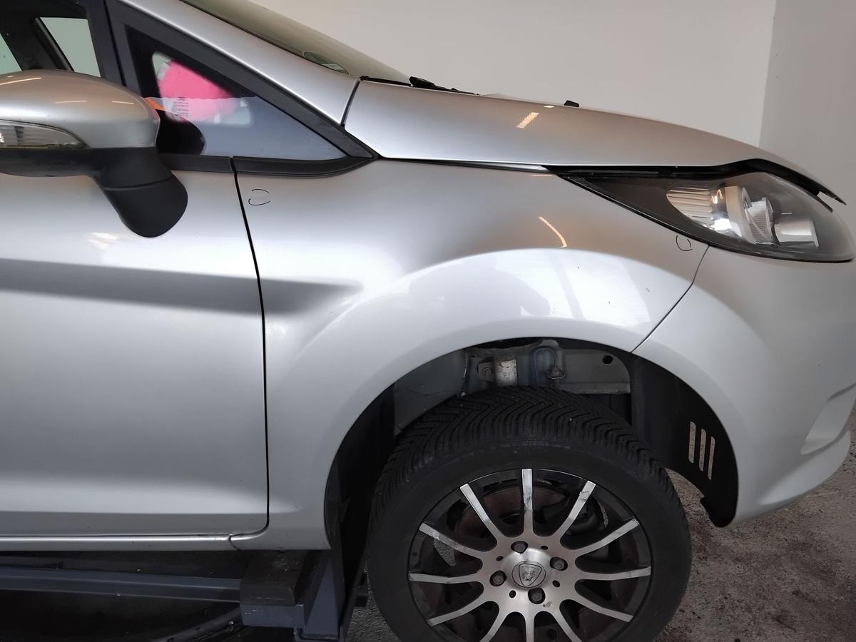 Ford Fiesta JA8 original Kotfl&uuml;gel vorn rechts Polarsilbermetallic BJ2009