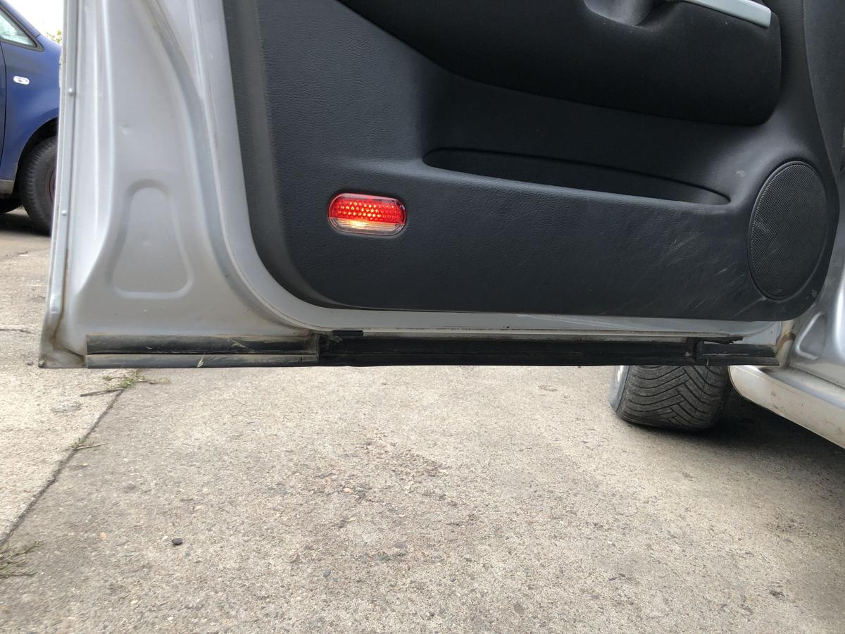 VW Bora 1J Golf 4 T&uuml;r vorn links Fahrert&uuml;r Rohbau LA7W Reflexsilber Metallic