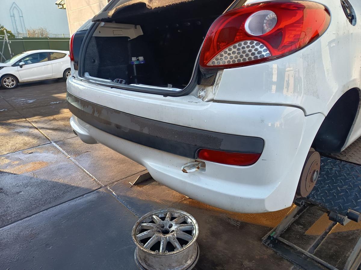 Peugeot 206+ original Sto&szlig;stange F&auml;nger hinten/Heck EWP Polarwei&szlig; Bj 2012
