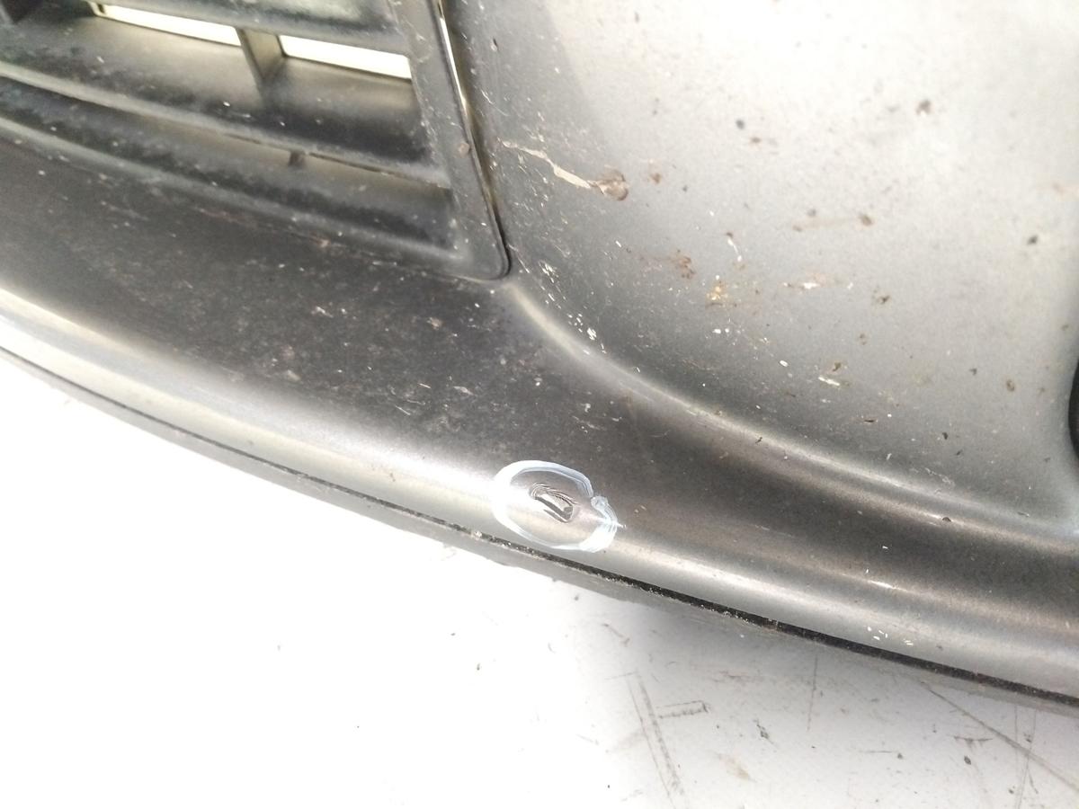 VW Golf 5 orig Sto&szlig;stange Stossf&auml;nger vorn graumetallic LA7T Flie&szlig;heck Bj.2005