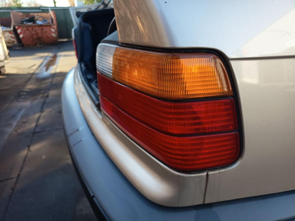 BMW 3er E36 Limousine original R&uuml;ckleuchte rechts Heck Schluss Licht Bj 1992