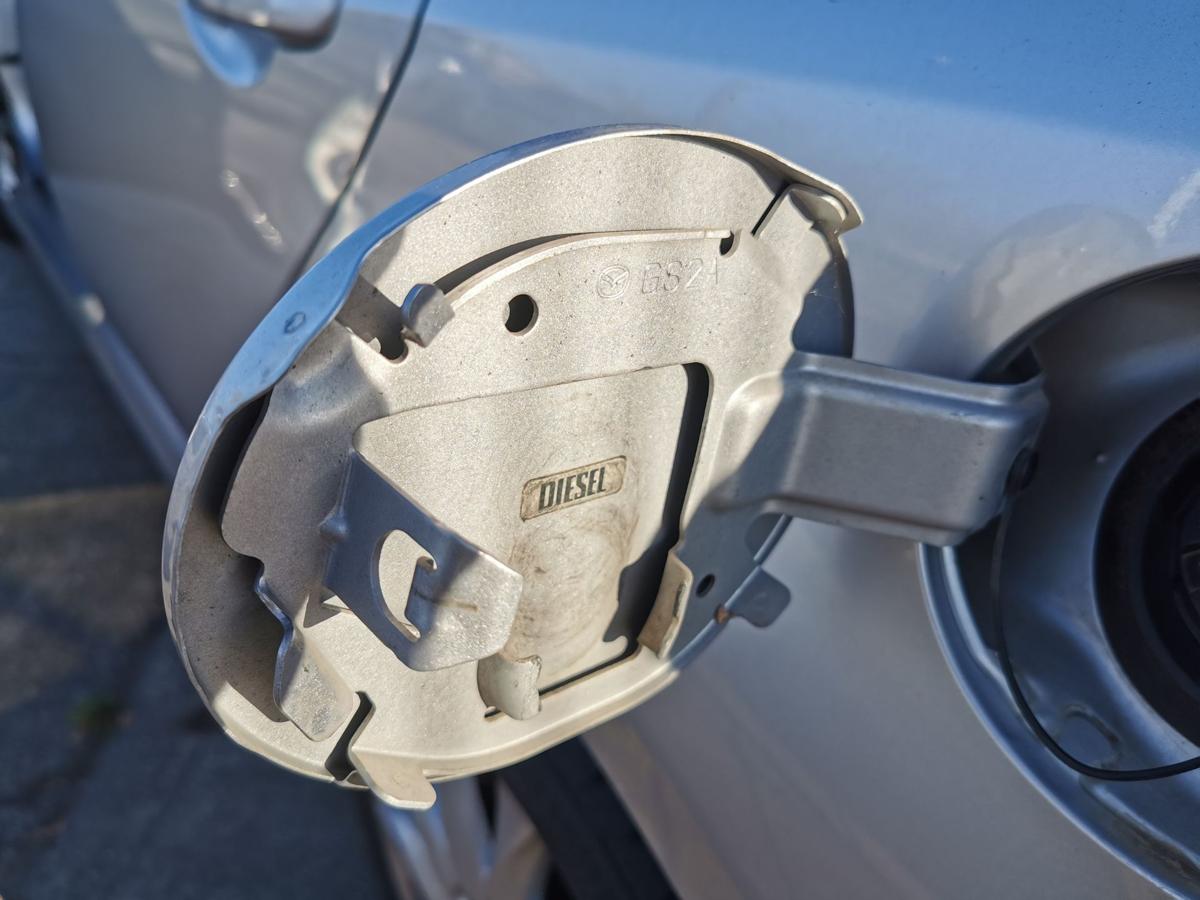 Mazda 6 GH Kombi Tankklappe Tankdeckel Tankverschluss hinten links 22V Sunlight