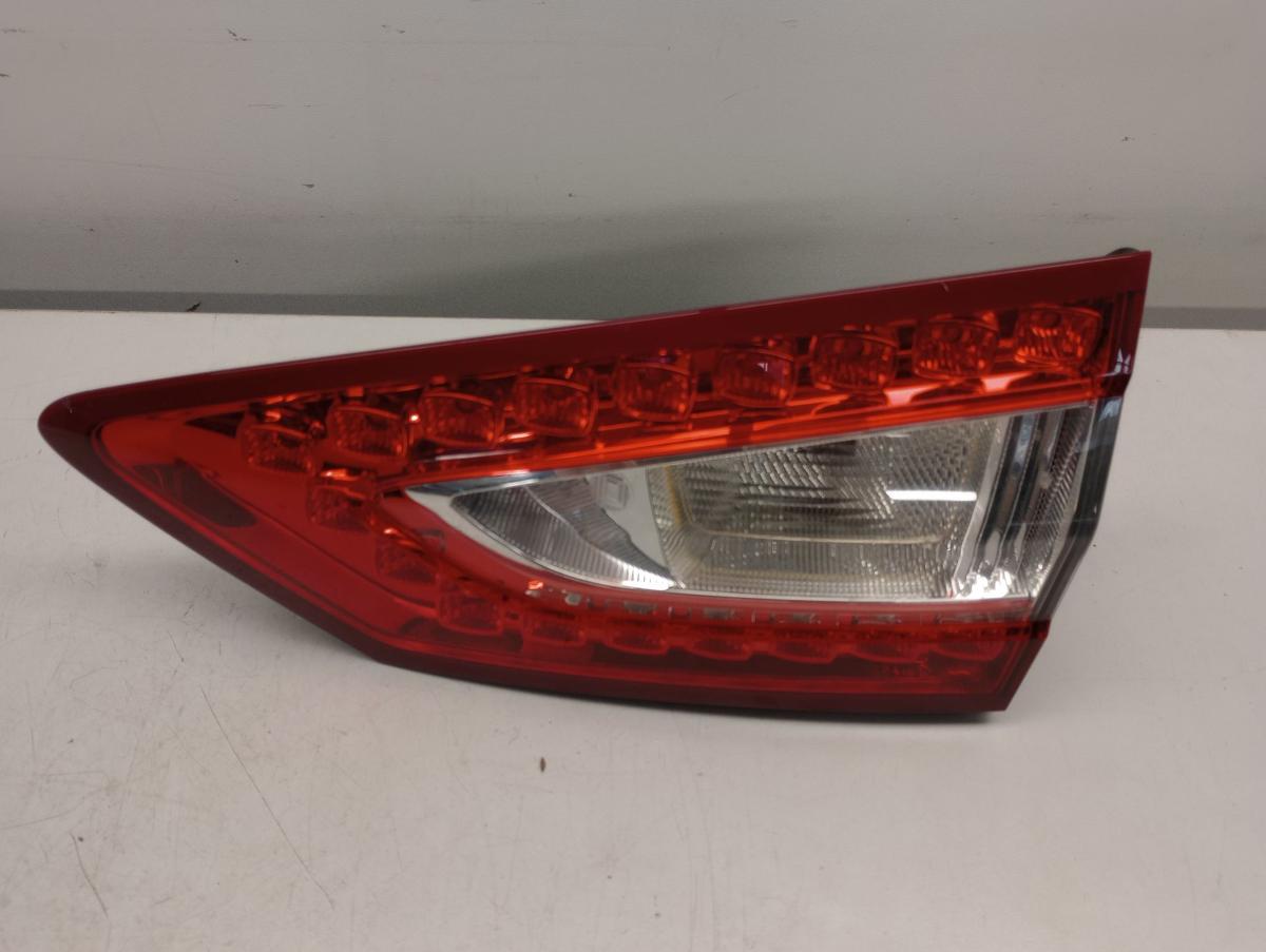 Ford Mondeo V BA7 orig Rückleuchte innen rechts Heckklappe LED Bj 2015