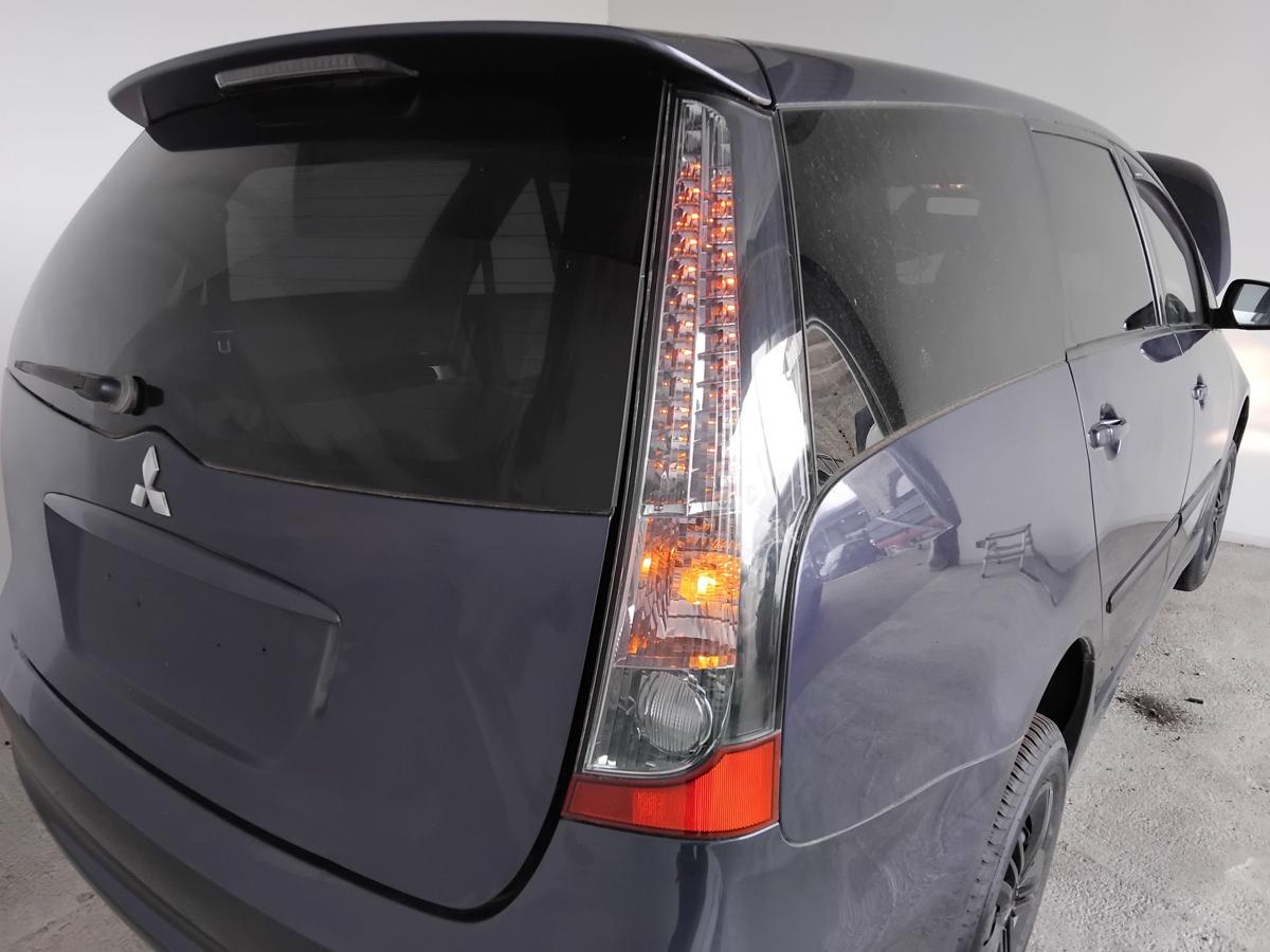Mitsubishi Grandis original Rückleuchte Schlussleuchte rechts BJ2004