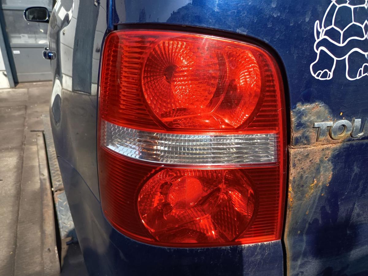 VW Touran 1T original R&uuml;ckleuchte links vor Facelift Baujahr 2006