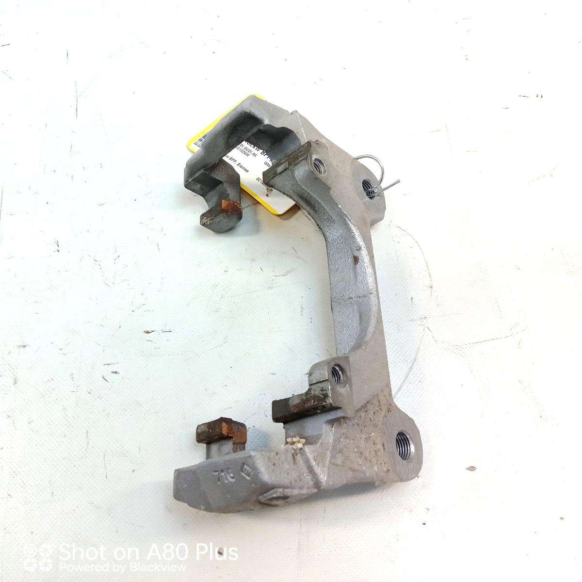 Audi A6 4F C6 original Bremssatteltr&auml;ger Vorderachse 321x30mm Bj.2004