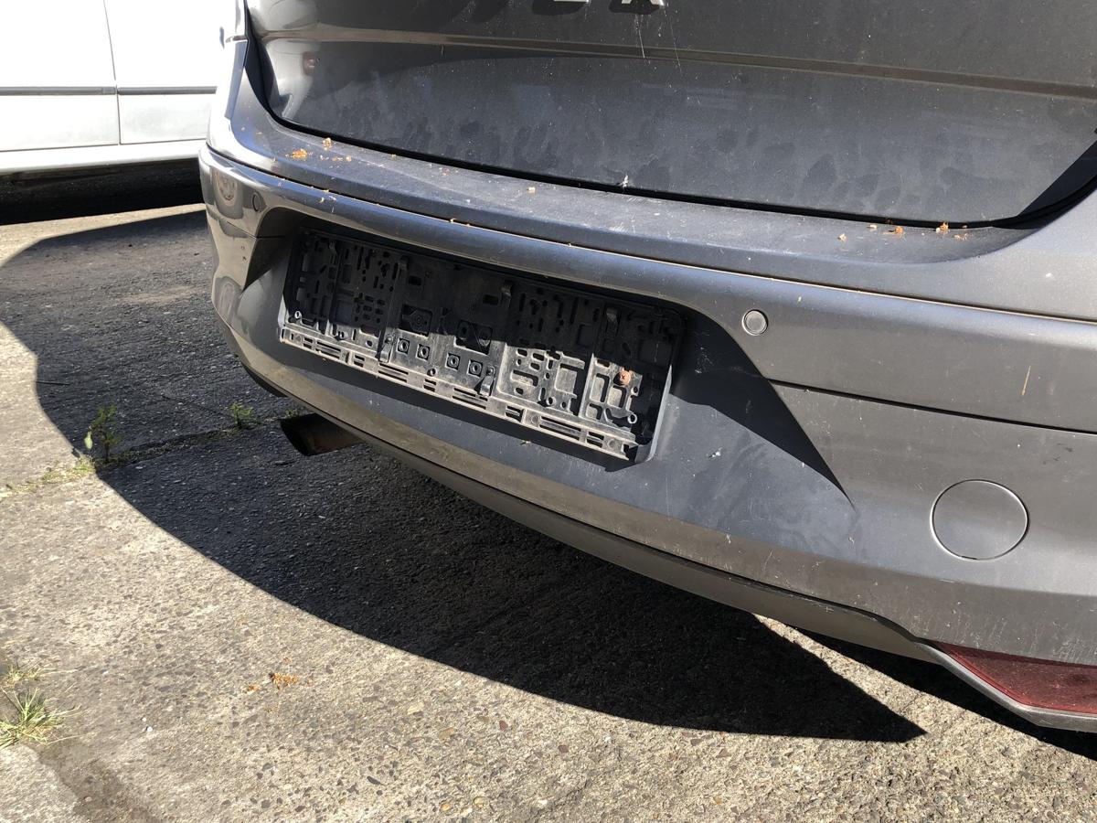 Seat Altea 5P Stoßfänger hinten Heckschürze mit PDC LS7U Sombagrau NICHT XXL