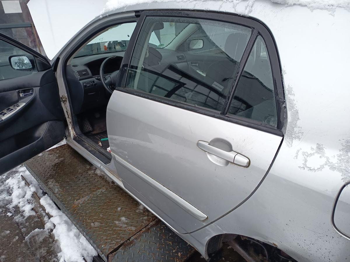 Toyota Corolla E12 original T&uuml;r hinten links Fond 199 Silber Bj 2002