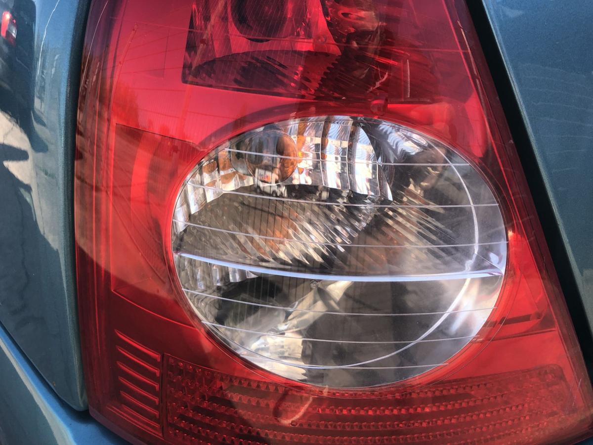 Renault Clio II 2 R&uuml;ckleuchte links R&uuml;cklicht inklusive Lampentr&auml;ger ab 2001