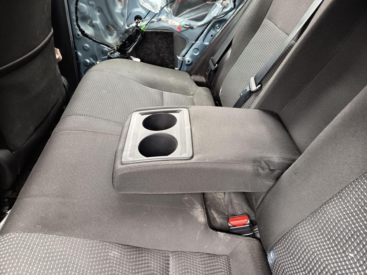 Toyota Auris E18 Limo original R&uuml;cksitzbank Stoff schwarz/anthrazit Bj 2013