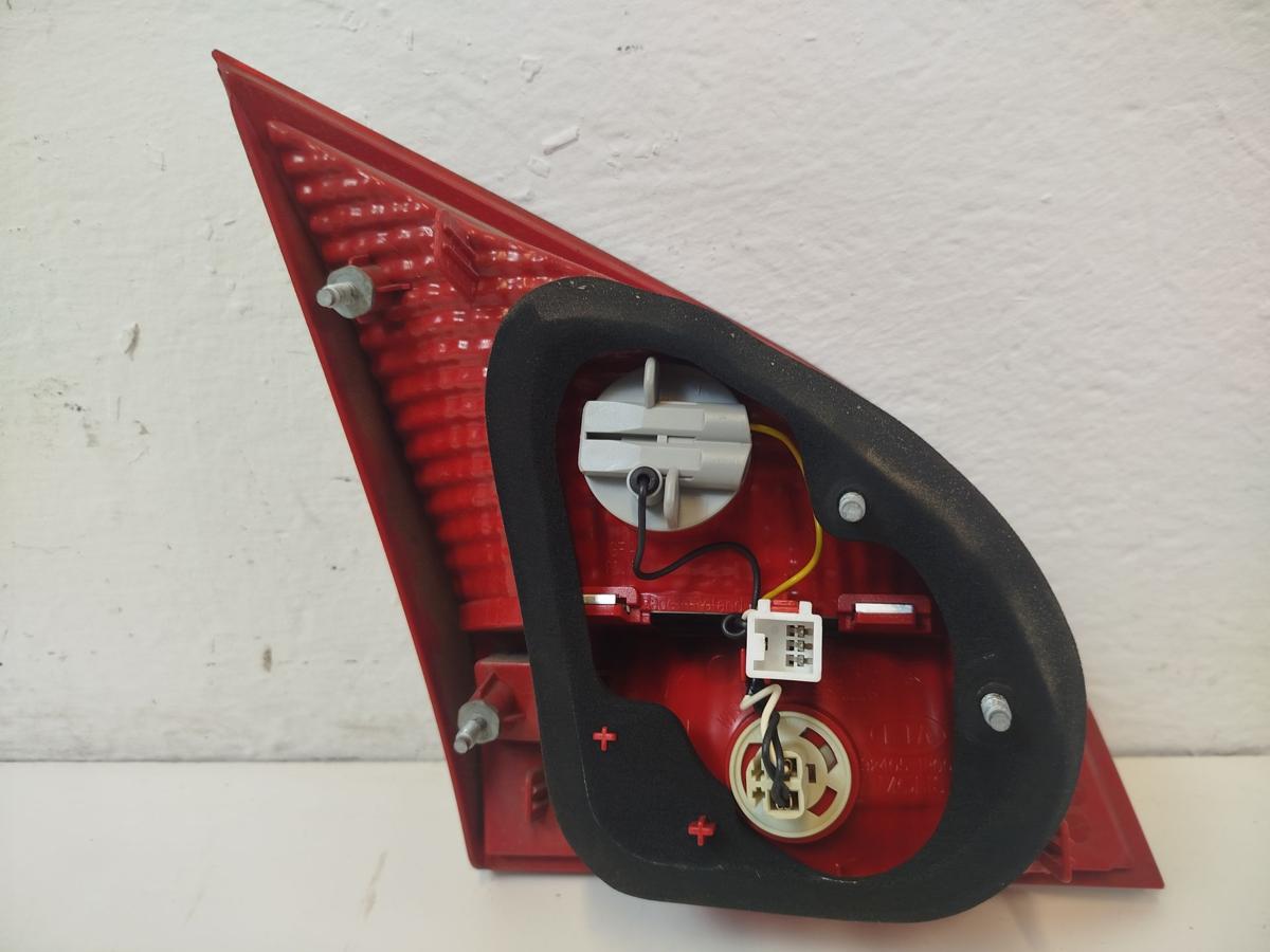 Kia Venga YN R&uuml;ckleuchte innen rechts Heckleuchte Innenteil Heckklappe bis 2016