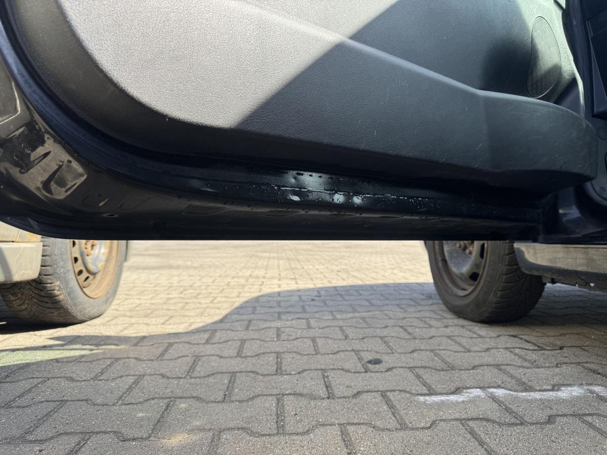 Peugeot 207 original T&uuml;r vorn links EXL-Obsidianschwarz 3 T&uuml;rer Rohbau Bj.2008