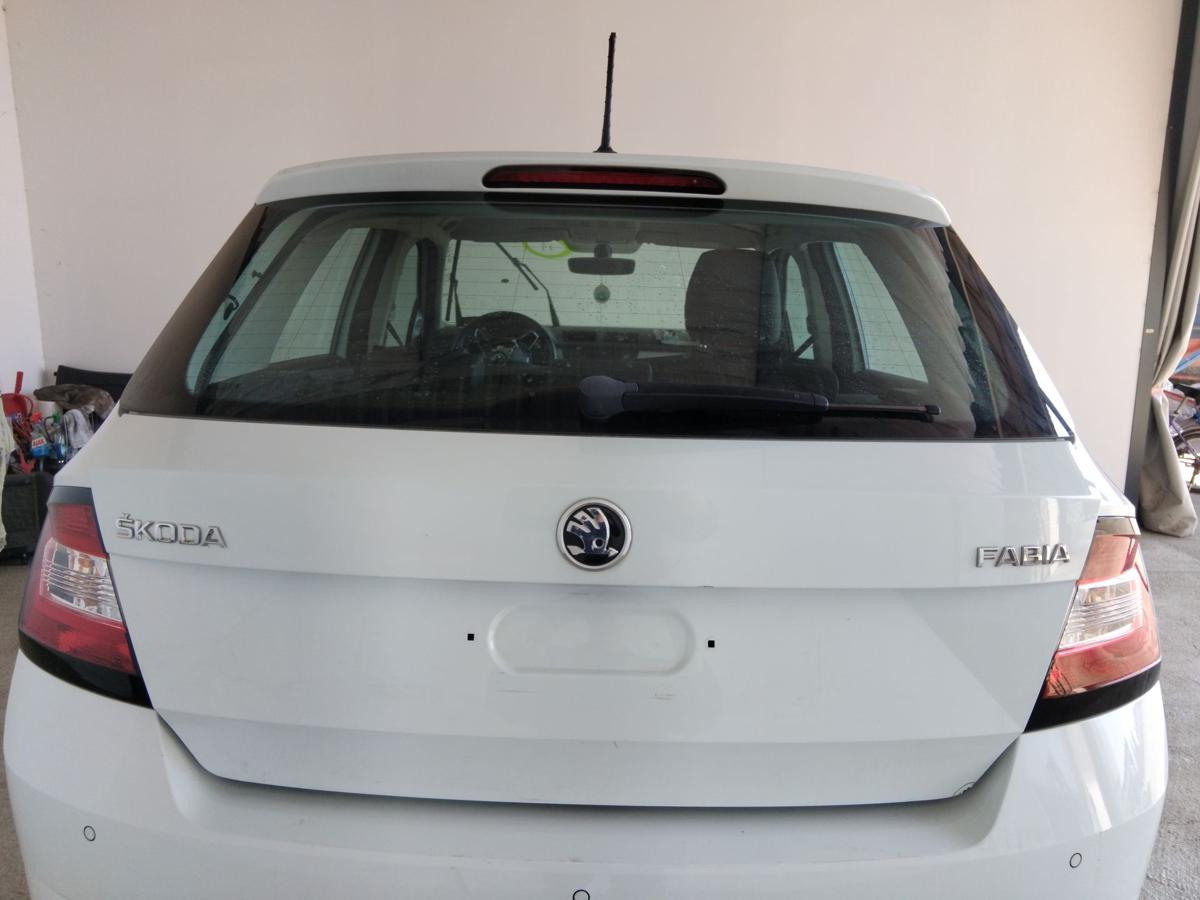 Skoda Fabia 3 III NJ Heckklappe LF9F Laser White mit Scheibe Steilheck BJ2014