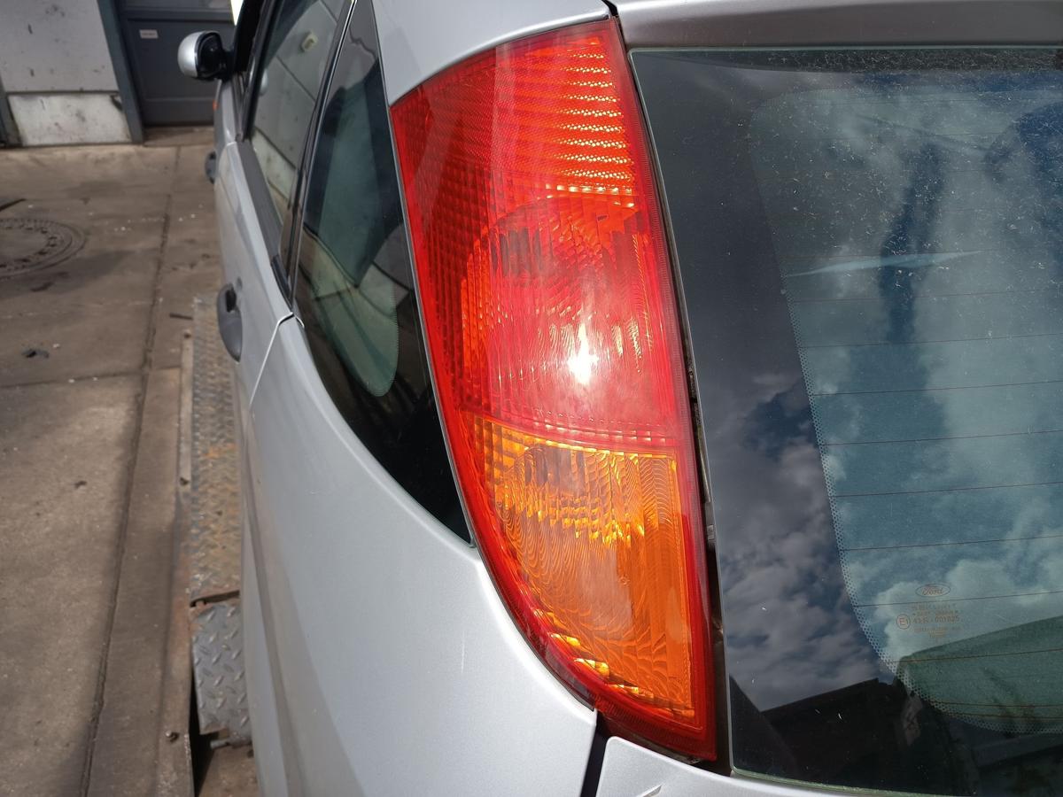 Ford Focus DAW original R&uuml;ckleuchte links 5 T&uuml;rer Baujahr 2003