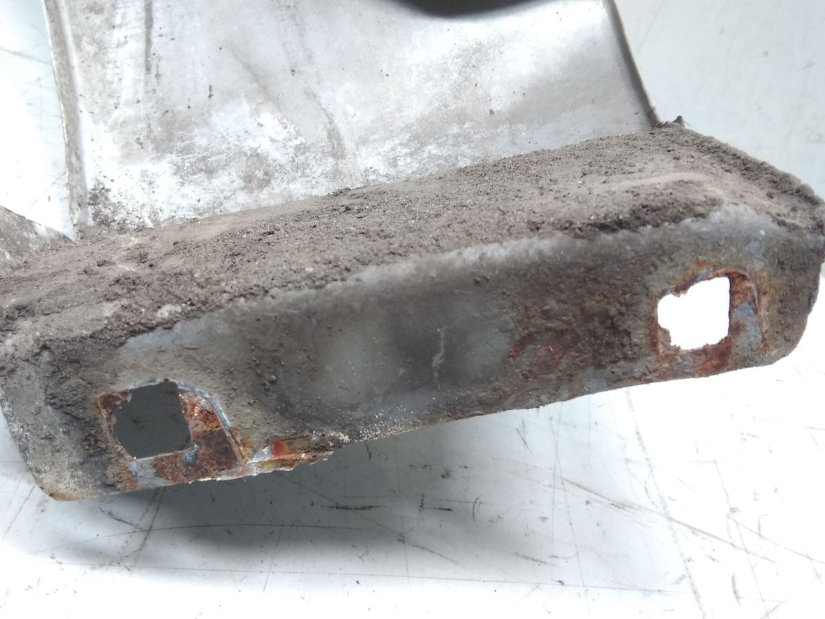 Ford Fiesta JA8 original Kotfl&uuml;gel vorn rechts frostwei&szlig; BJ2009