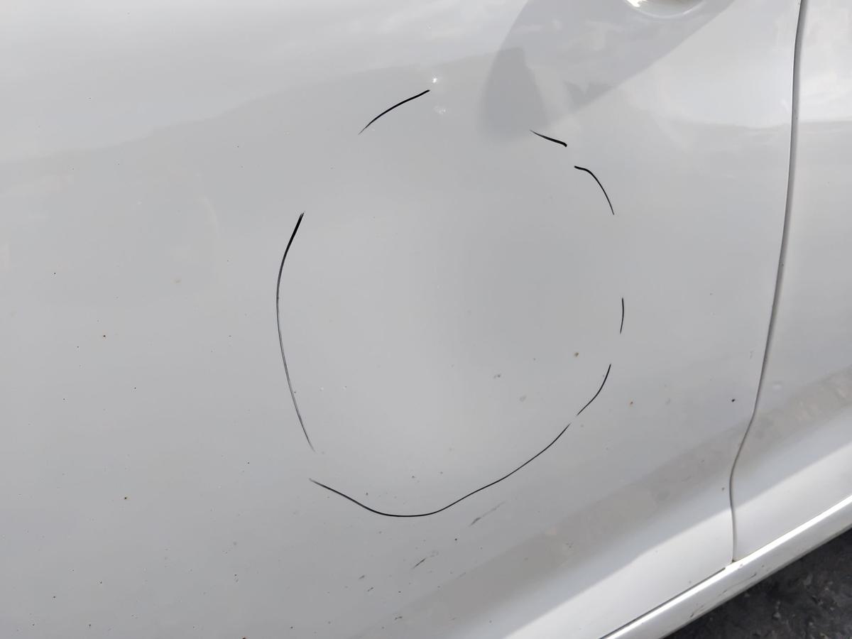 Renault Zoe T&uuml;r vorn links Fahrert&uuml;r weiss DV369 Blanc Glacier BJ2016 Dellen