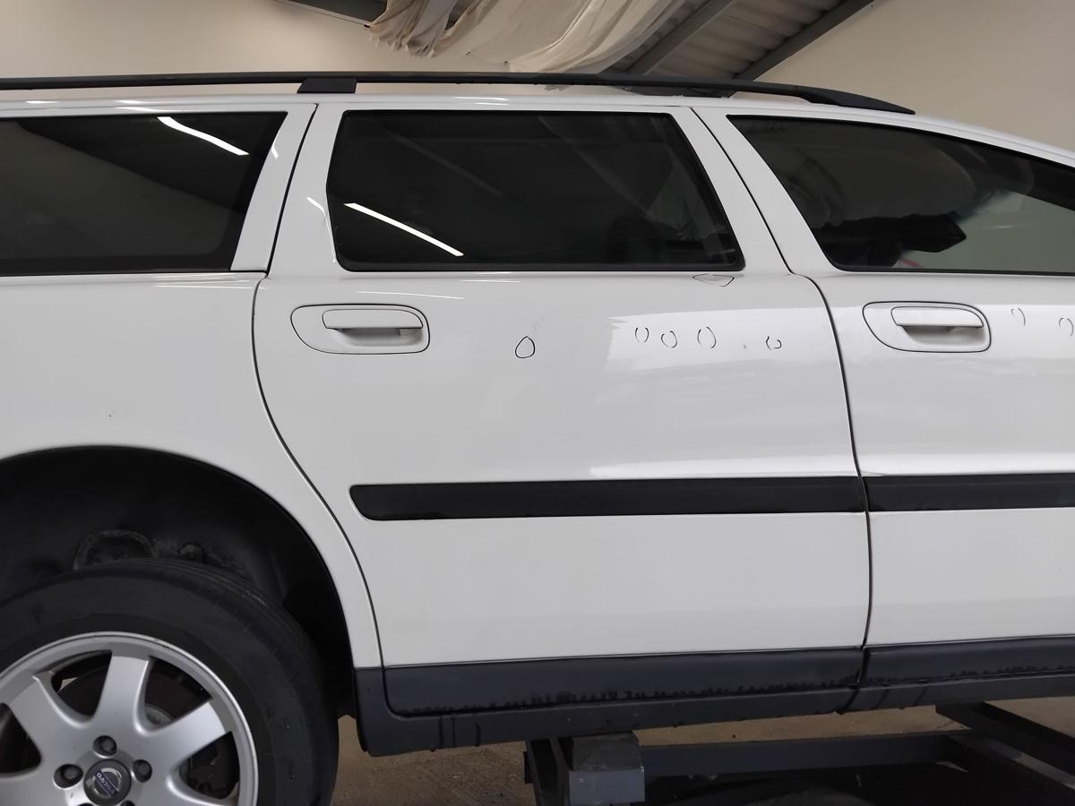 Volvo V70 II Kombi T&uuml;r hinten rechts weiss White Solid BJ2002