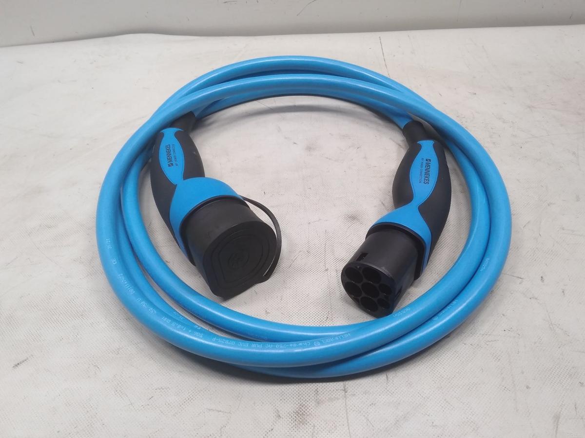 Tesla Model Y Ladekabel 4 Meter 1039810-01-A Menekes 36213/3P+N