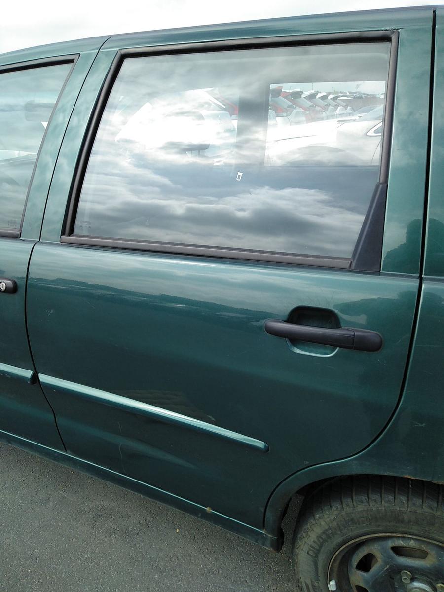 VW Polo Variant 6K T&uuml;r hinten links yuccagr&uuml;nmetallic LS6T Bj.1997