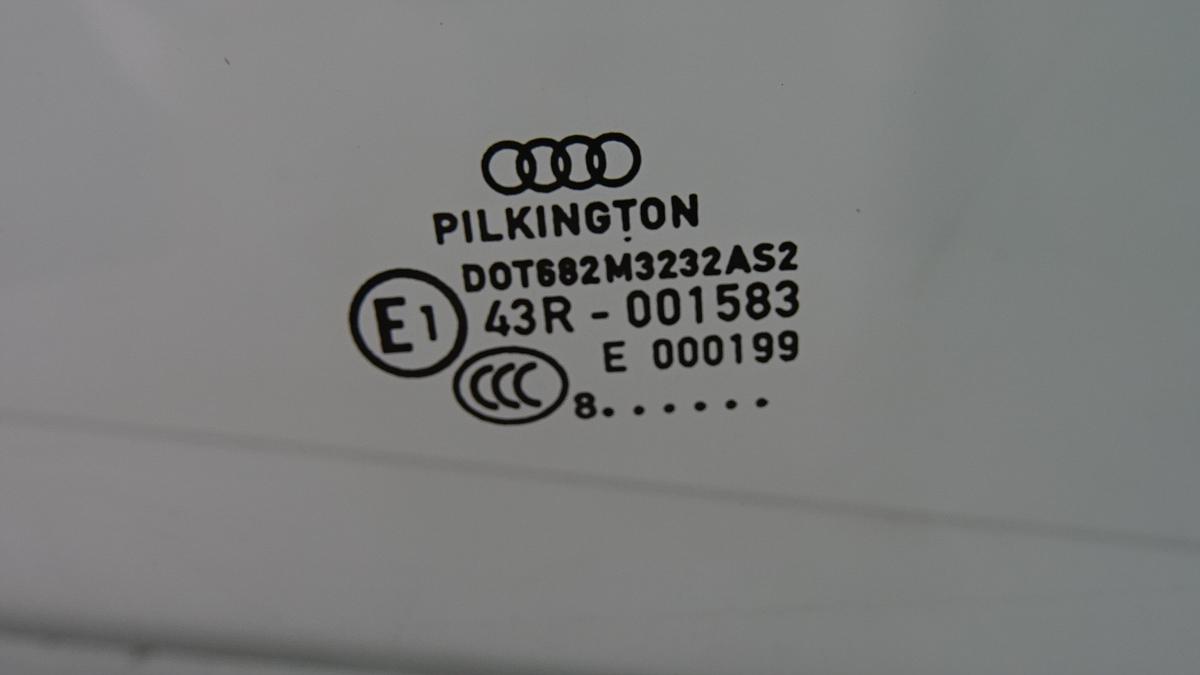 Audi A4 8K Türscheibe hinten links in grüncolor Bj2008