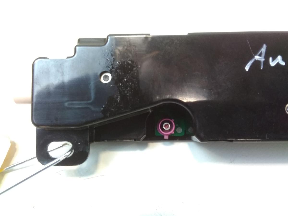 Tesla Model Y orig Bluetooth WIFI Antenne 158560100E unter Sonnenblende BJ2023