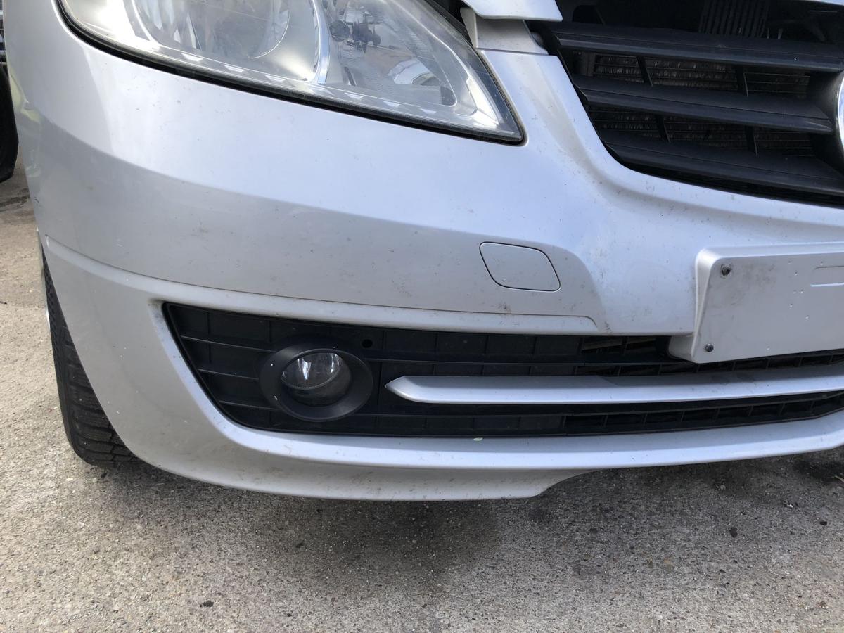 Mercedes W169 A Klasse Mopf Sto&szlig;f&auml;nger vorn Frontsch&uuml;rze Nebel 761 Polarsilber