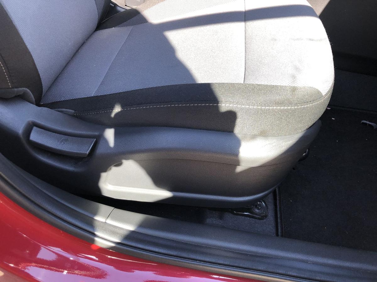 Hyundai i20 GB Sitz vorn rechts Beifahrersitz f&uuml;r 5 t&uuml;rer Stoffsitz mit Heizung