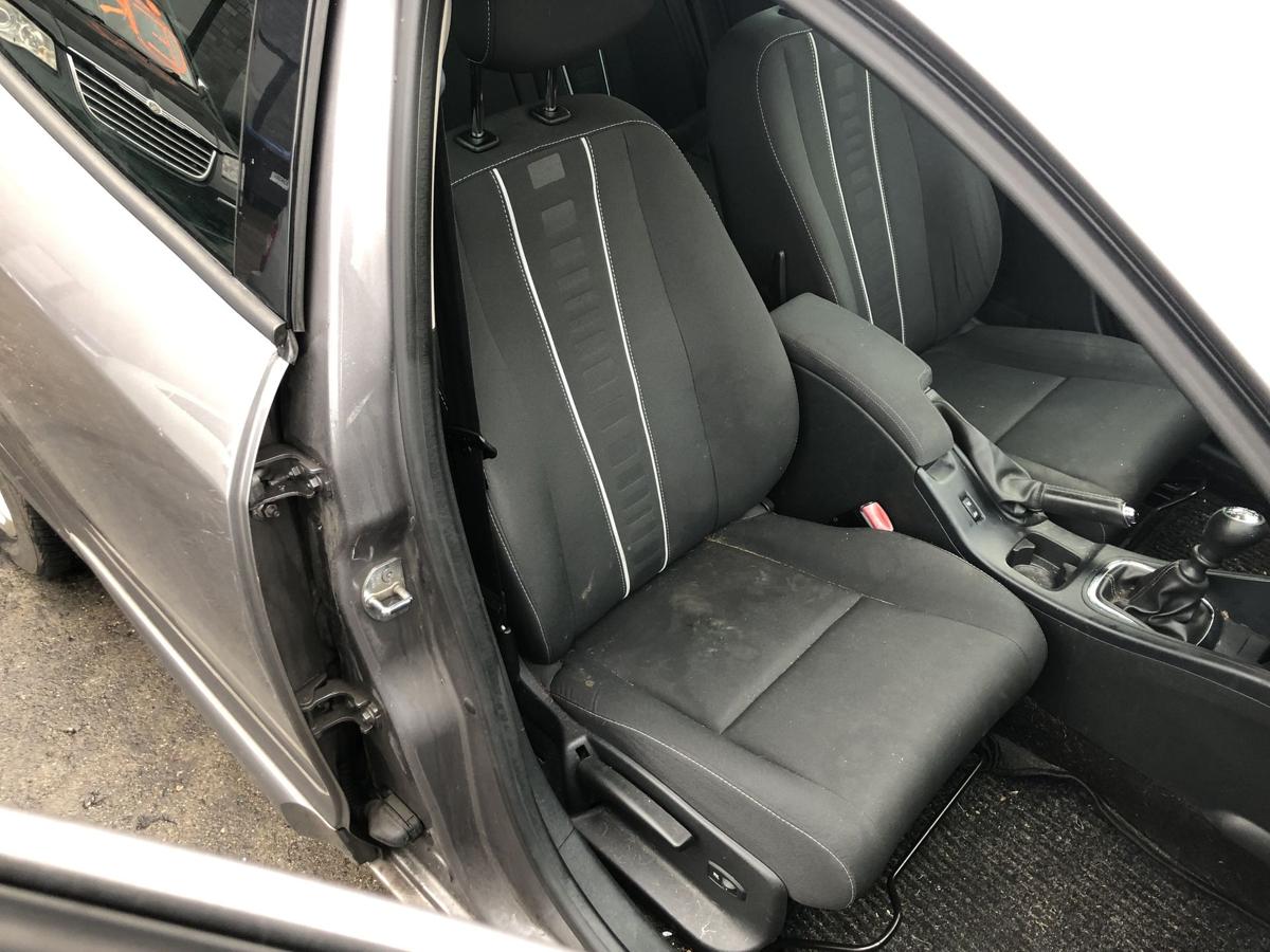 Renault Megane III 3 Sitz vorn rechts Beifahrersitz Stoff Heizung Stoffsitz