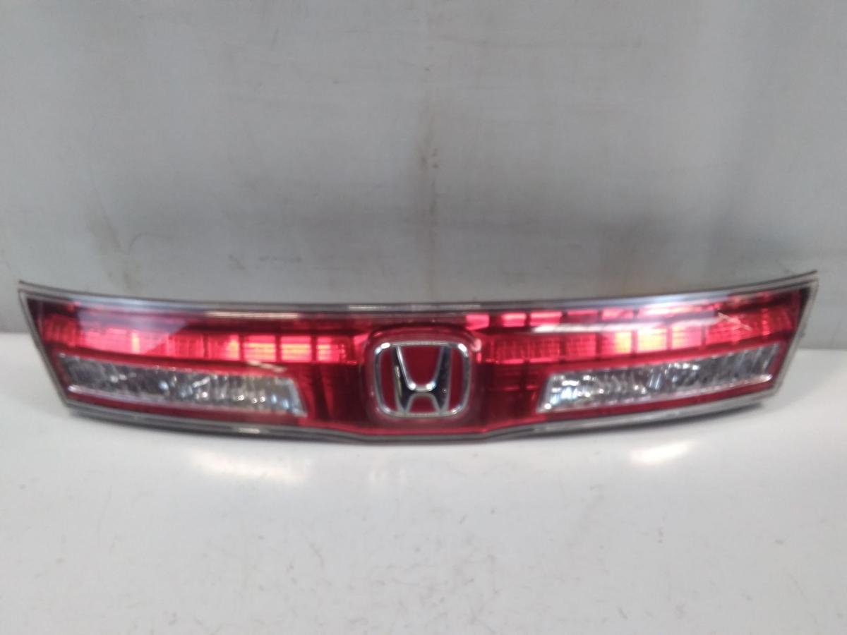 Honda Civic 8 FK2 original R&uuml;ckleuchte Heckblende Mitte 5t&uuml;rig Facelift BJ2009