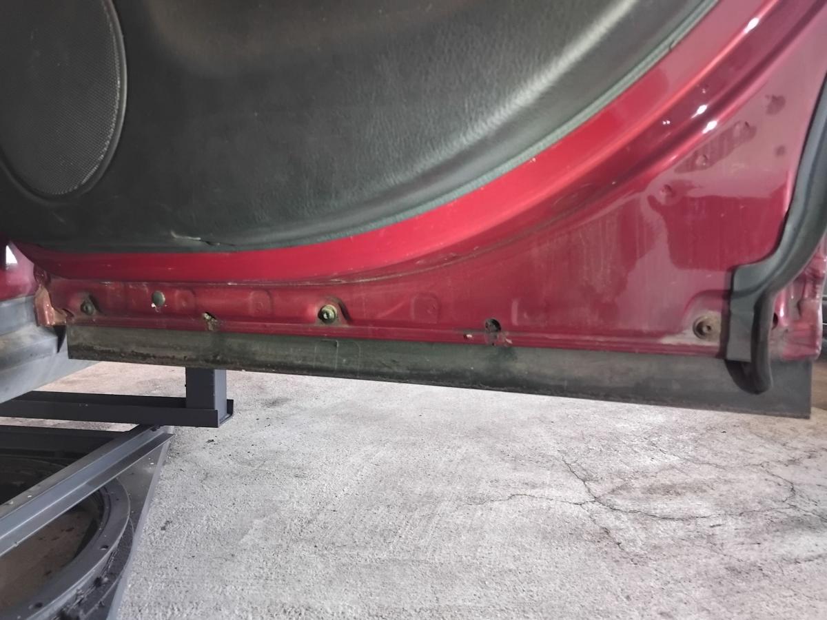 VW Passat 3B Limousine T&uuml;r hinten rechts coloradorotmetallic LB3Y BJ1997