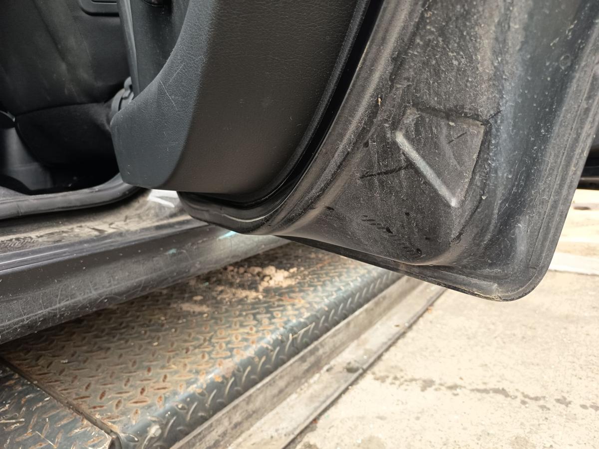 Peugeot 207 original Tür hinten rechts Fond EXL Obsidianschwarz Bj 2008