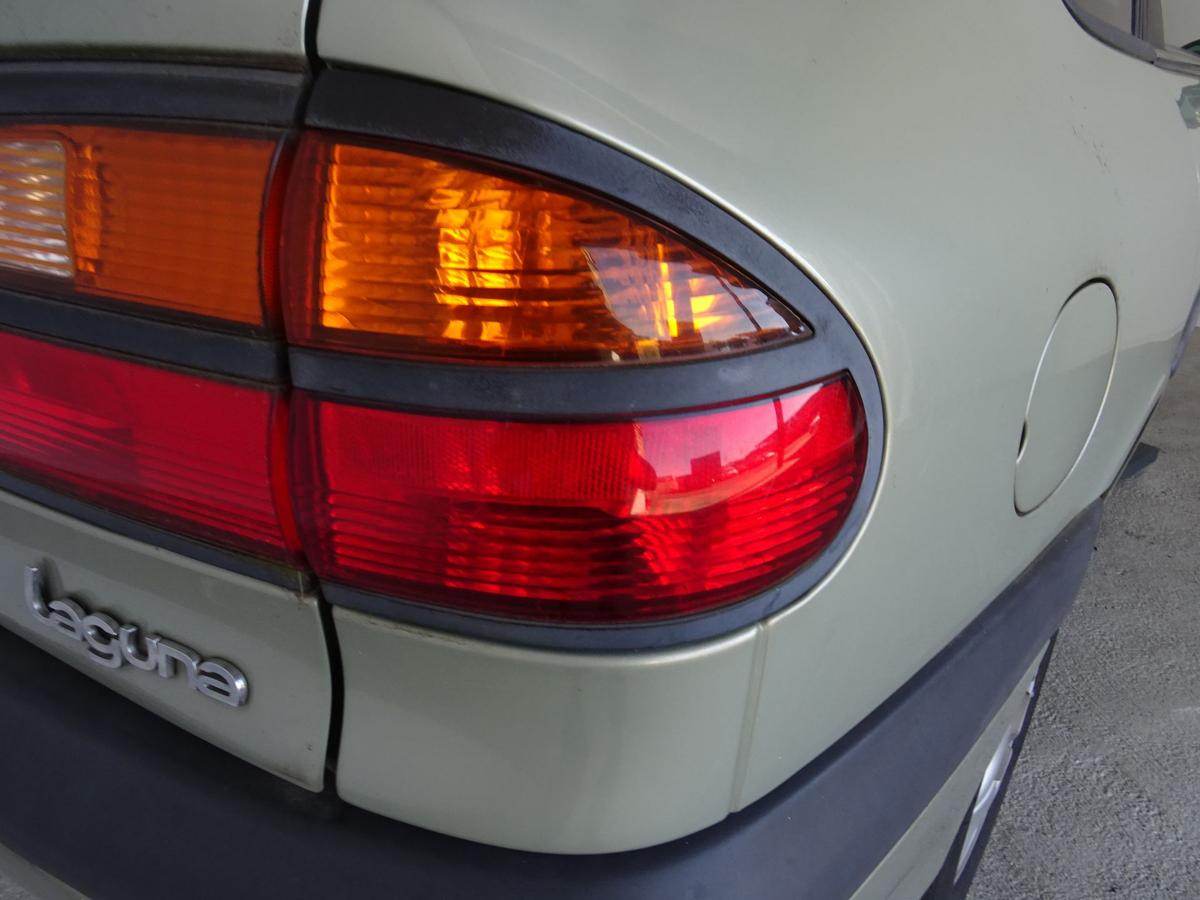 Renault Laguna 1 original Rückleuchte Schlussleuchte rechts Fließheck Facelift