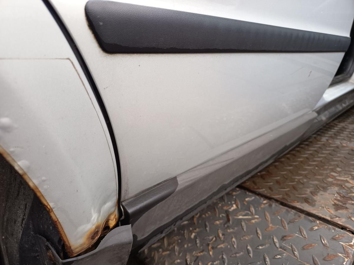 VW Passat 3B Limo original T&uuml;r hinten rechts Fond B7Z Satinsilber Bj 1997