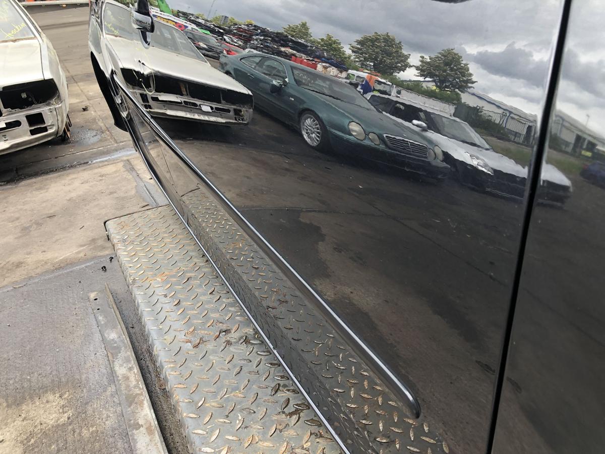 VW Golf V original Tür vorn rechts Beifahrer C9Z Black magic Bj 2008