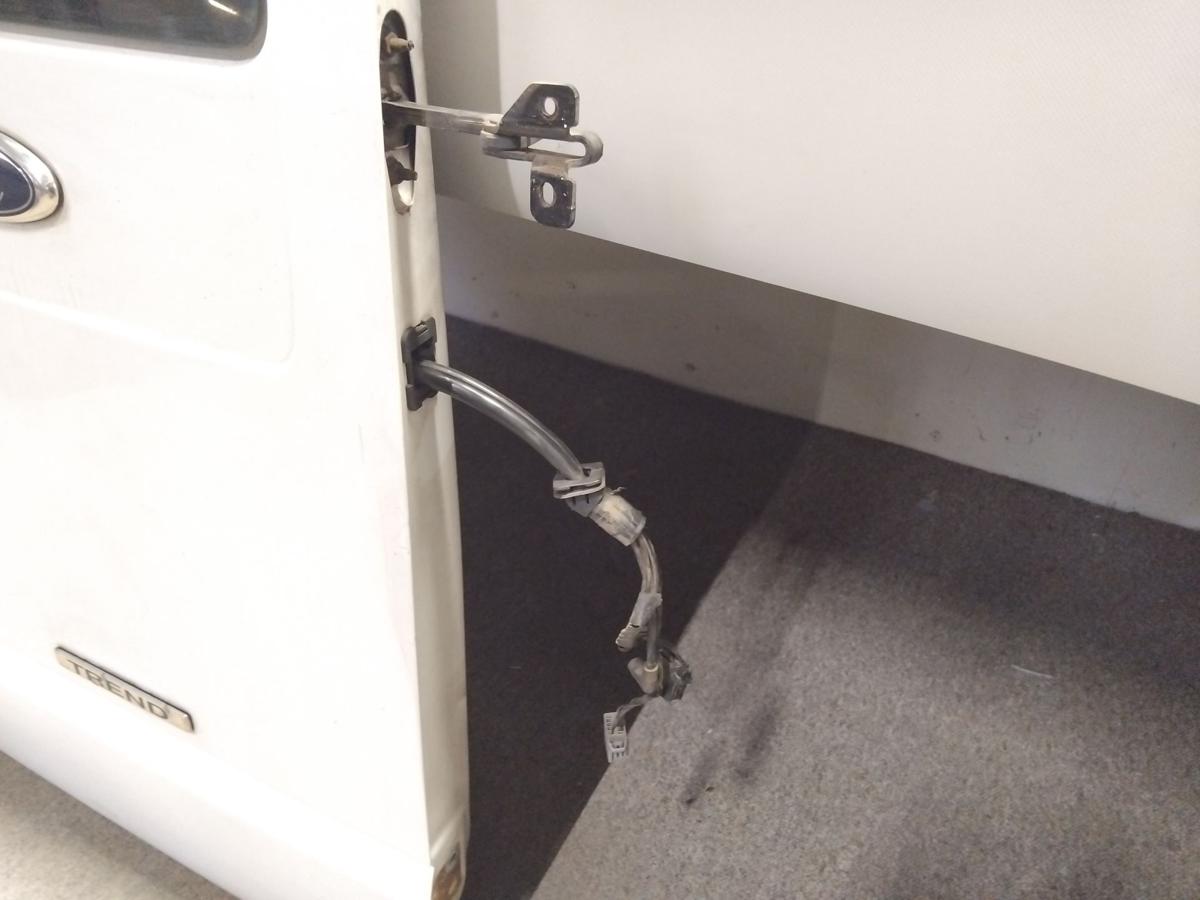 Ford Transit 6 TT9 Heckfl&uuml;gelt&uuml;r Heckt&uuml;r links Bus Mittelhochdach BJ2013 weiss